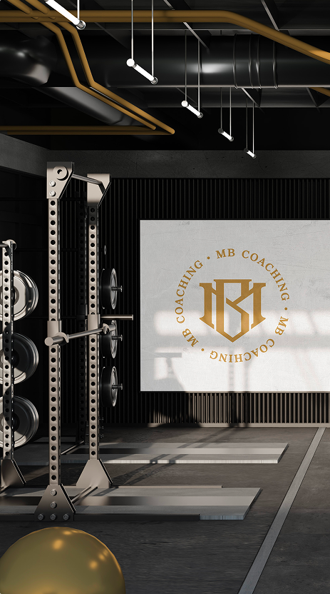 Logo MB Coaching dans salle de sport – identité visuelle premium